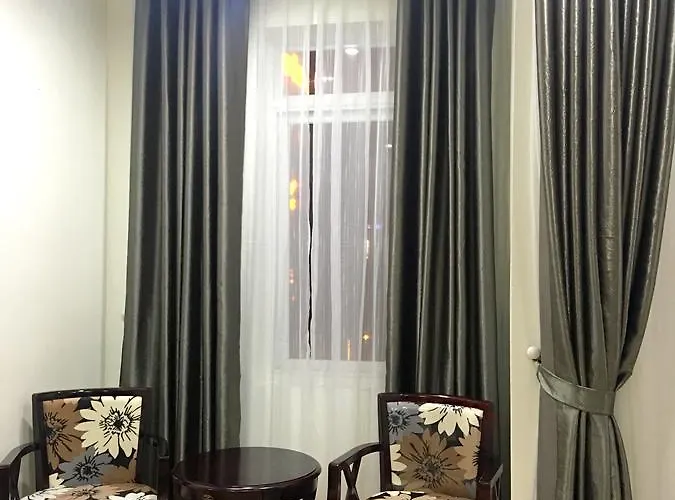 Hotel Queen 2*